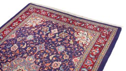 Surface texture of New Sarough rug with natural Wool and intricate pattern