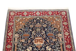 Surface texture of 1970s Sarough rug with natural Wool and intricate pattern