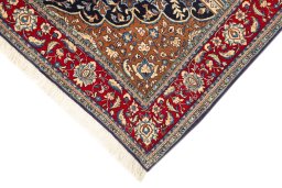 Backside of handmade 1970s Sarough rug showing knot structure and weave density