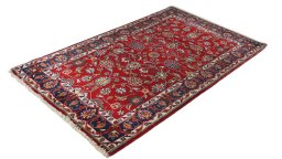 Close-up detail of New Sarough rug from Iran / Persia showing Wool weave