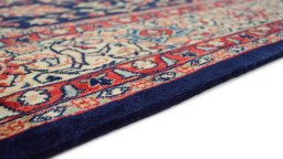 Central medallion detail of New Sarough rug from Iran / Persia