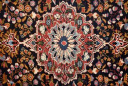 Central medallion detail of 1930s Sarough rug from Iran / Persia