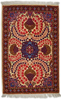 Full view of 1950s Sarough rug from Iran / Persia, 95 × 57 cm in Beige tones