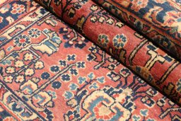 Close-up detail of 1920s Sarough rug from Iran / Persia showing Wool weave