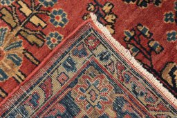 Full view of 1920s Sarough rug from Iran / Persia, 148 × 103 cm in Red tones