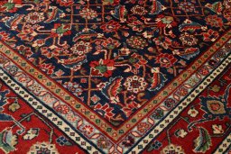 Close-up detail of 1950s Sarough rug from Iran / Persia showing Wool weave