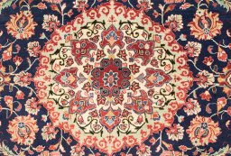 Central medallion detail of 1950s Sarough rug from Iran / Persia