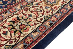 Close-up detail of 1950s Sarough rug from Iran / Persia showing Wool weave