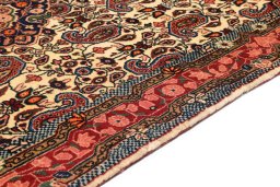 Central medallion detail of 1930s Sarough rug from Iran / Persia