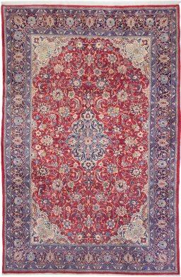 Full view of 1960s Sarough rug from Iran / Persia, 330 × 220 cm in Red tones