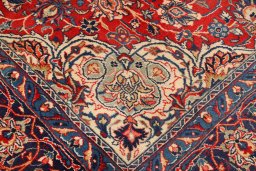 Close-up detail of 1960s Sarough rug from Iran / Persia showing Wool weave