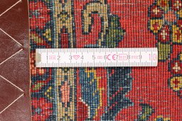 Full view of 1920s Sarough rug from Iran / Persia, 72 × 52 cm in Red tones