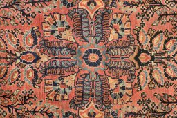 Central medallion detail of 1930s Sarough rug from Iran / Persia