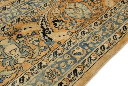 Central medallion detail of 1940s Sarough rug from Iran / Persia