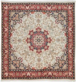Full view of New Sarough rug from Iran / Persia, 153 × 150 cm in White tones
