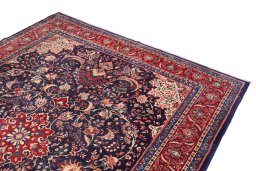 Surface texture of 1990s Sarough rug with natural Wool and intricate pattern