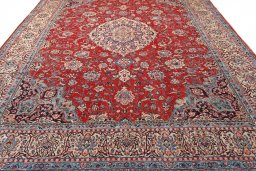 Central medallion detail of 2000s Sarough rug from Iran / Persia
