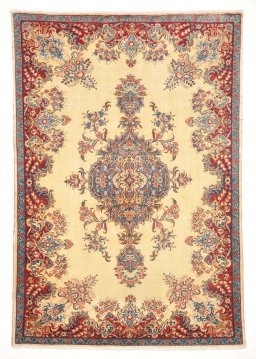 Full view of 1950s Sarough rug from Iran / Persia, 206 × 139 cm in Beige tones