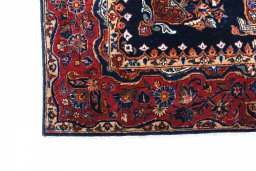 Close-up detail of 1930s Sarough rug from Iran / Persia showing Cork weave