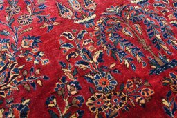 Close-up detail of 1930s Sarough rug from Iran / Persia showing Cork weave