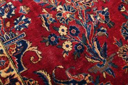 Full view of 1930s Sarough rug from Iran / Persia, 447 × 303 cm in Red tones