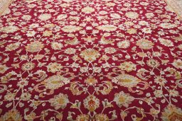 Close-up detail of 1950s Sarough rug from Iran / Persia showing Wool weave