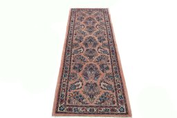 Surface texture of New Sarough rug with natural Wool and intricate pattern