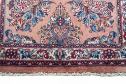 Central medallion detail of New Sarough rug from Iran / Persia