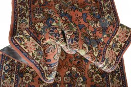 Corner detail of New Sarough rug showing border pattern and Wool pile