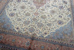 Close-up detail of New Sarough rug from Iran / Persia showing Wool weave