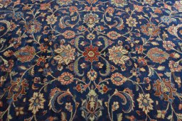 Central medallion detail of 1970s Sarough rug from Iran / Persia