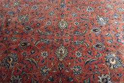 Central medallion detail of New Sarough rug from Iran / Persia