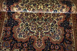 Close-up detail of New Sarough rug from Iran / Persia showing Wool weave