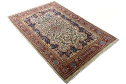Close-up detail of New Sarough rug from Iran / Persia showing Wool weave