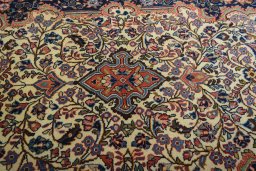 Central medallion detail of New Sarough rug from Iran / Persia