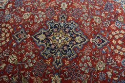 Central medallion detail of New Sarough rug from Iran / Persia