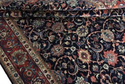 Close-up detail of 1970s Sarough rug from Iran / Persia showing Wool weave