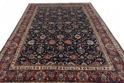 Surface texture of 1970s Sarough rug with natural Wool and intricate pattern