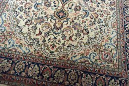 Close-up detail of New Sarough rug from Iran / Persia showing Wool weave