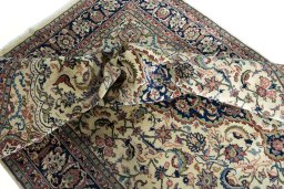 Surface texture of New Sarough rug with natural Wool and intricate pattern