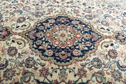 Central medallion detail of New Sarough rug from Iran / Persia