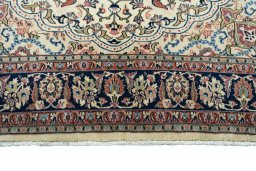 Full view of New Sarough rug from Iran / Persia, 294 × 204 cm in Beige tones