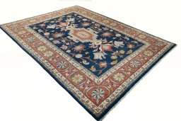 Close-up detail of New Sarough rug from Iran / Persia showing Wool weave