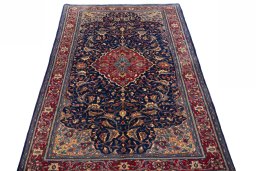 Surface texture of New Sarough rug with natural Wool and intricate pattern