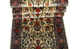 Corner detail of New Sarough rug showing border pattern and Wool pile