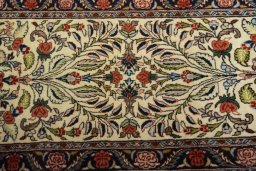 Central medallion detail of New Sarough rug from Iran / Persia