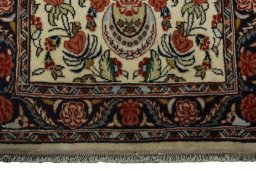 Close-up detail of New Sarough rug from Iran / Persia showing Wool weave