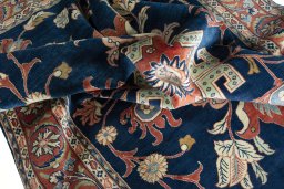 Surface texture of New Sarough rug with natural Wool and intricate pattern