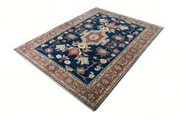Corner detail of New Sarough rug showing border pattern and Wool pile