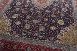 Close-up detail of 2000s Sarough rug from Iran / Persia showing Wool weave